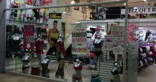 PELUQUERIA Y LENCERIA LAS GATAS OUTLET LA FLORESTA PELUQUERIA Y LENCERIA LAS GATAS OUTLET LA FLORESTA